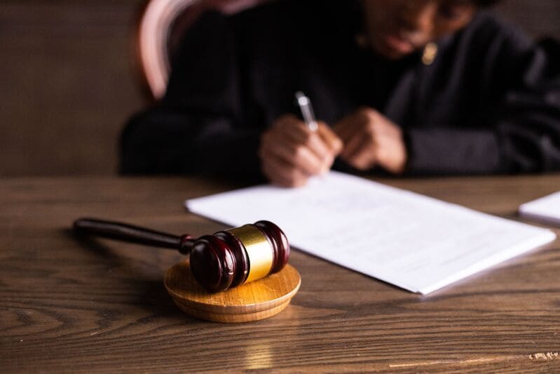Litigios y Tribunales